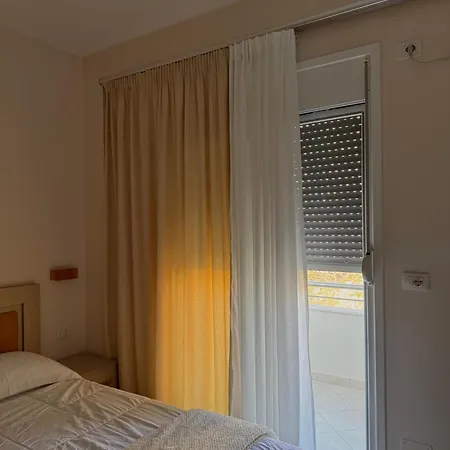 Apartment Majola *