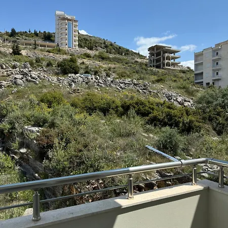 Majola Sarande