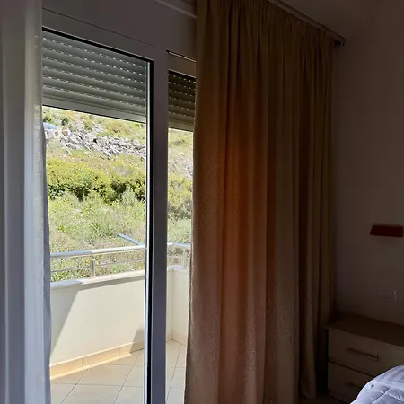 Majola * Sarande