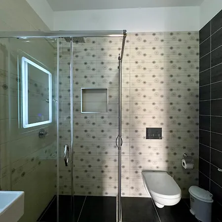 Apartment Majola *
